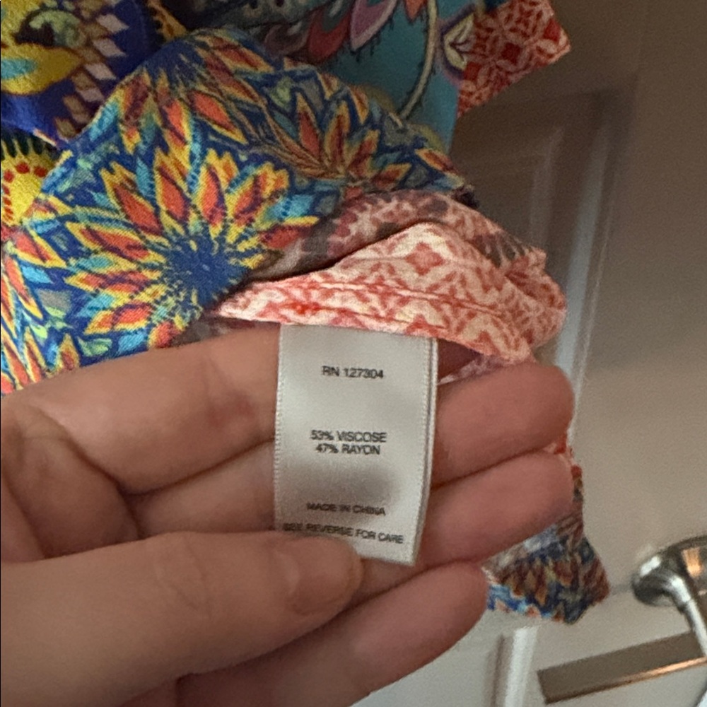 NWT John Mark Vibrant Multicolor Blouse - Picture 4 of 4